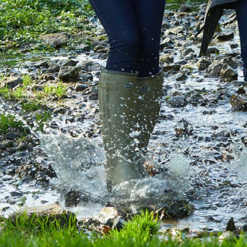 Le Chameau Ladies Chasseur Leather Lined Wellington Boot splashing in water